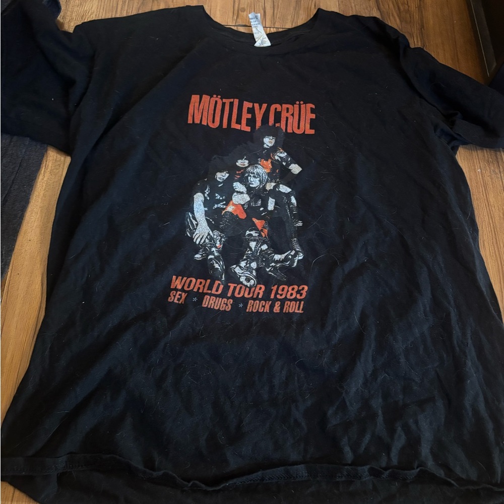 Motley Crue shirt